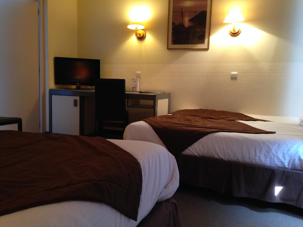 Hotel Continental Виерзон Екстериор снимка