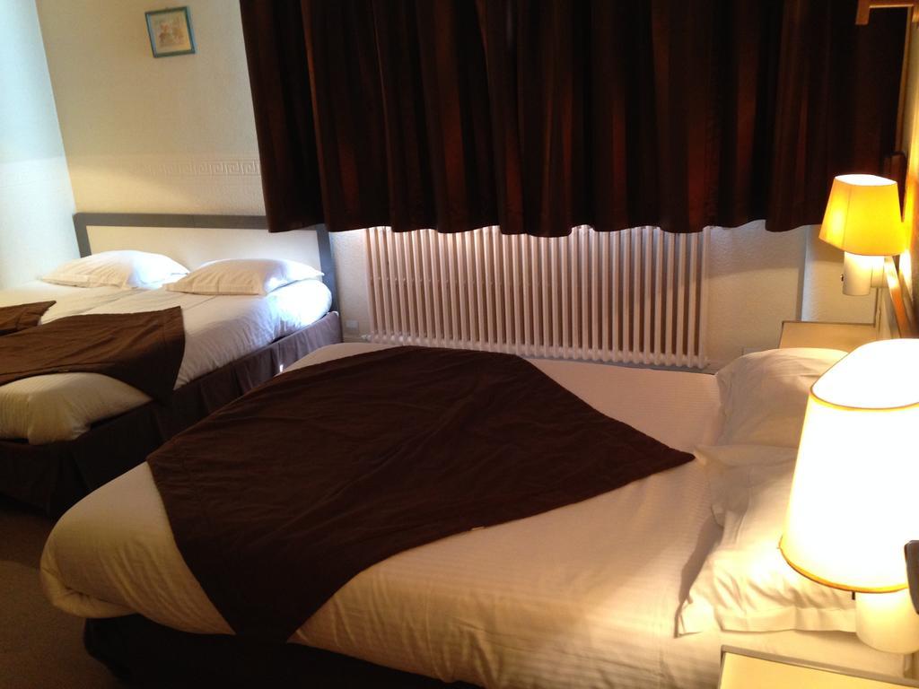 Hotel Continental Виерзон Екстериор снимка