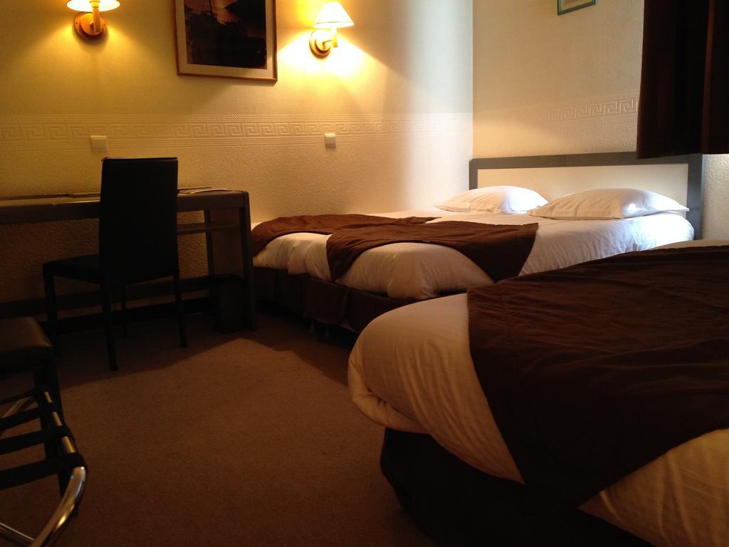 Hotel Continental Виерзон Екстериор снимка