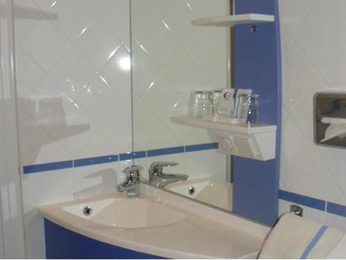 Hotel Continental Виерзон Екстериор снимка
