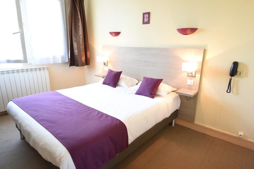 Hotel Continental Виерзон Екстериор снимка
