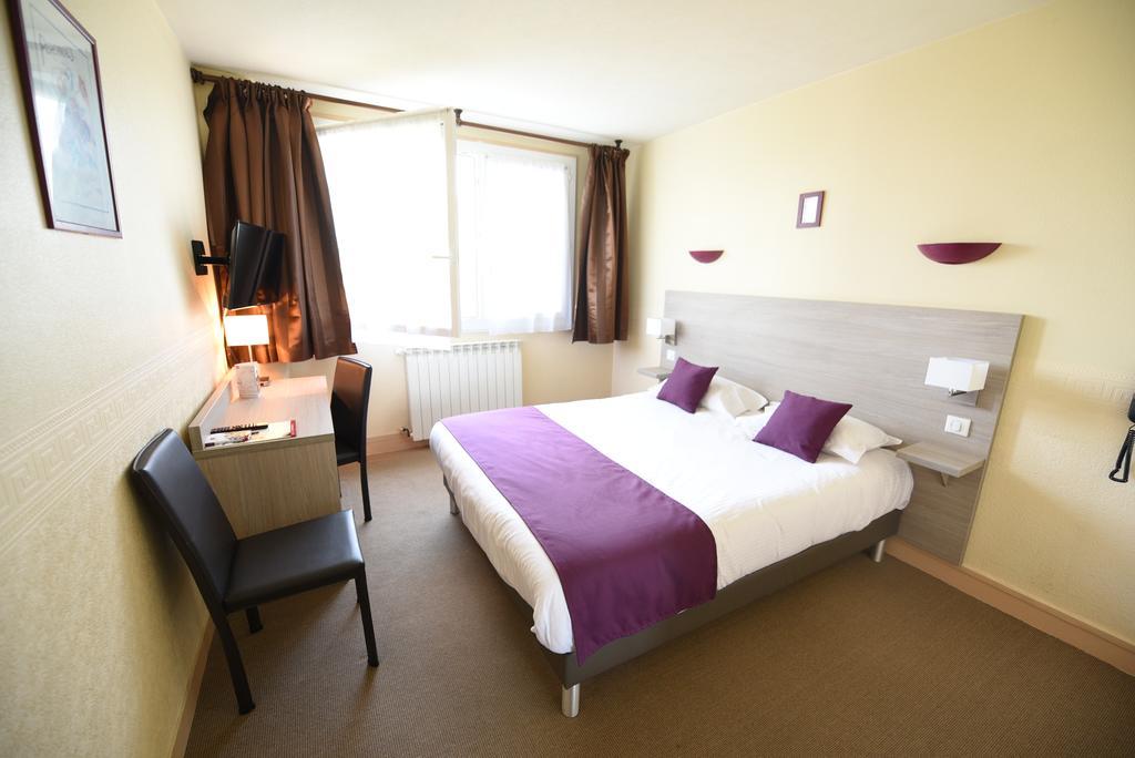 Hotel Continental Виерзон Екстериор снимка